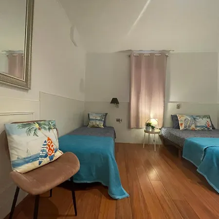 Moll De La Fusta Hostel *